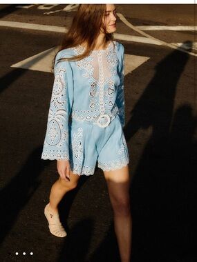 FARM Rio Light Blue
Romantic Richelieu
Blouse